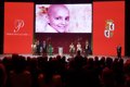 los-premios-cyl-rinden-homenaje-y-ovacionan-a-la-nina-maria-caamano:-“mandamos-una-sonrisa-al-cielo”