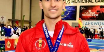 mikel-fernandez-sube-a-lo-alto-del-podio-en-el-open-internacional-de-espana