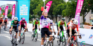 triunfo-de-daniel-cavia-en-la-primera-etapa-del-tour-de-huangshan