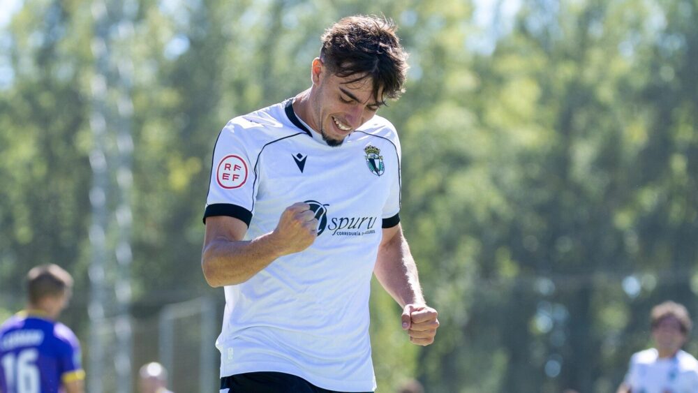 el-delantero-irian-ribas-renueva-por-el-burgos-cf-hasta-junio-de-2028