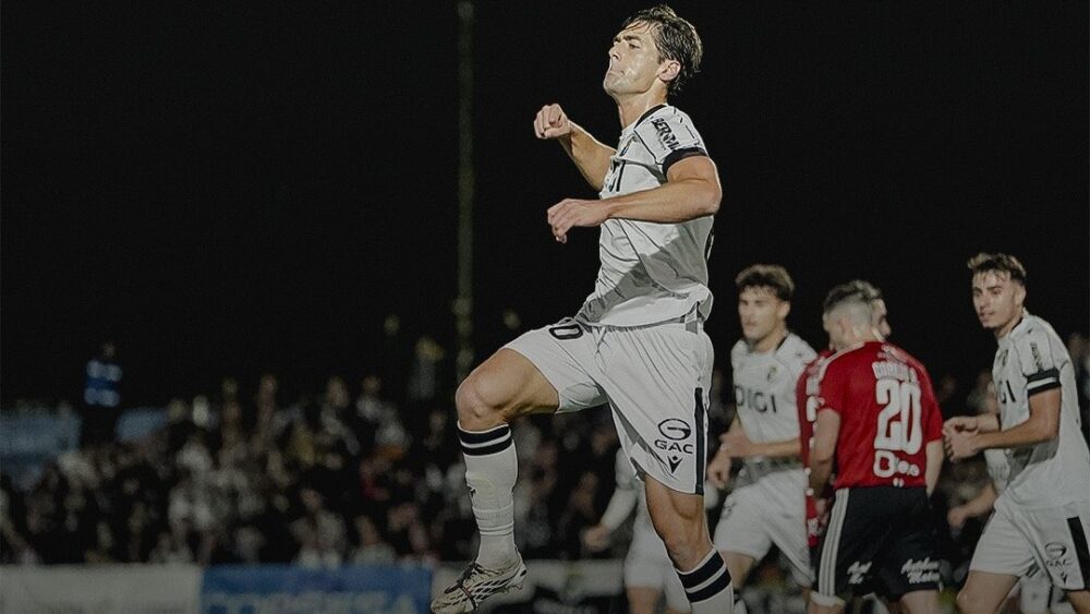 el-burgos-sufre-ante-el-laredo-pero-reacciona-a-tiempo-(2-4)